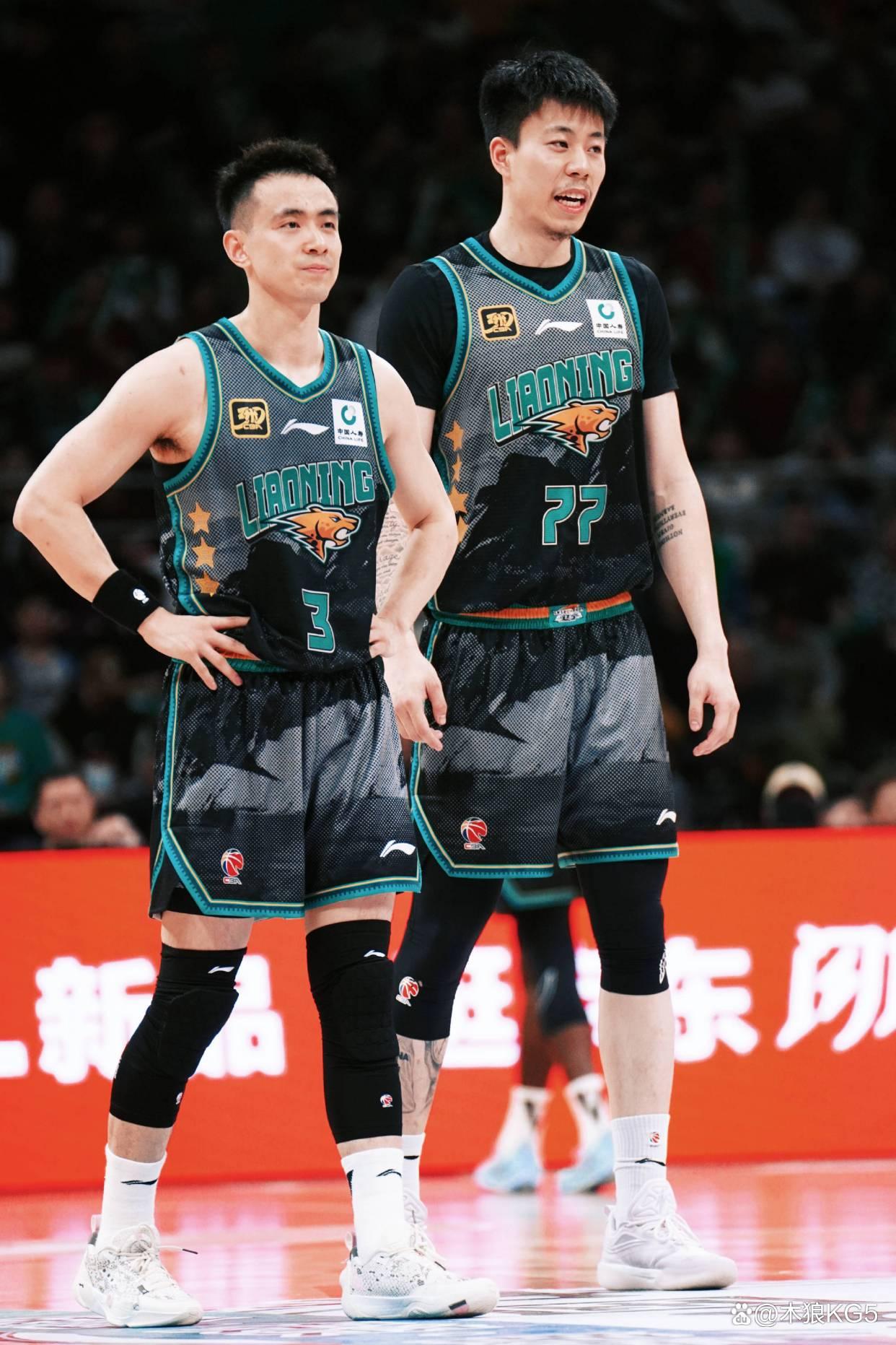 新疆男篮士气爆棚,世锦赛八强战遇上波尔图,目标明确直指晋级 新疆男篮士气爆棚,世锦赛八强战遇上波尔图,目标明确直指晋级